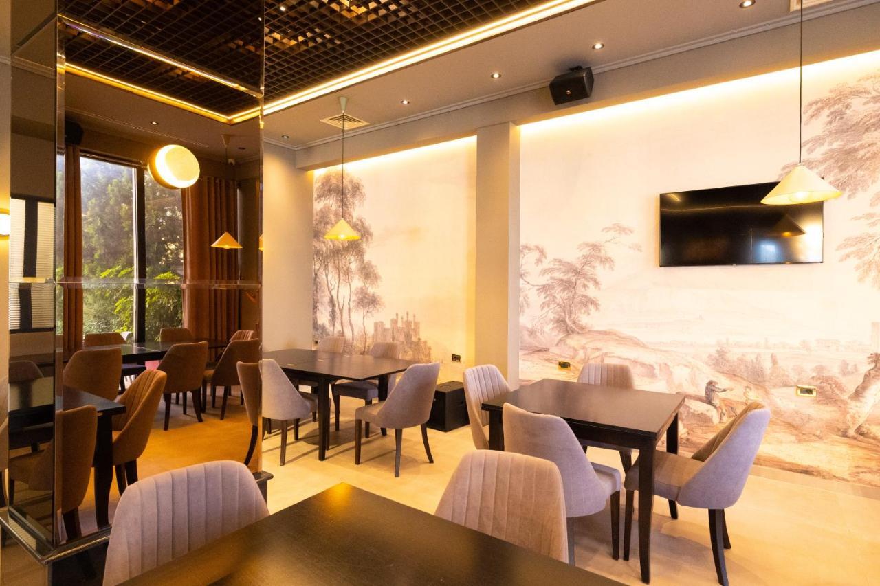 New Donantelo Hotel Вльора Екстер'єр фото