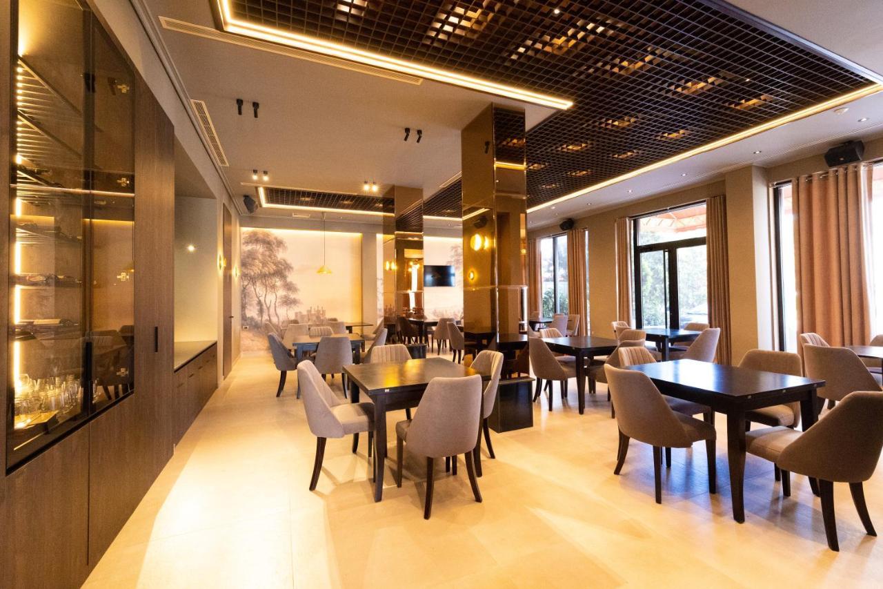 New Donantelo Hotel Вльора Екстер'єр фото