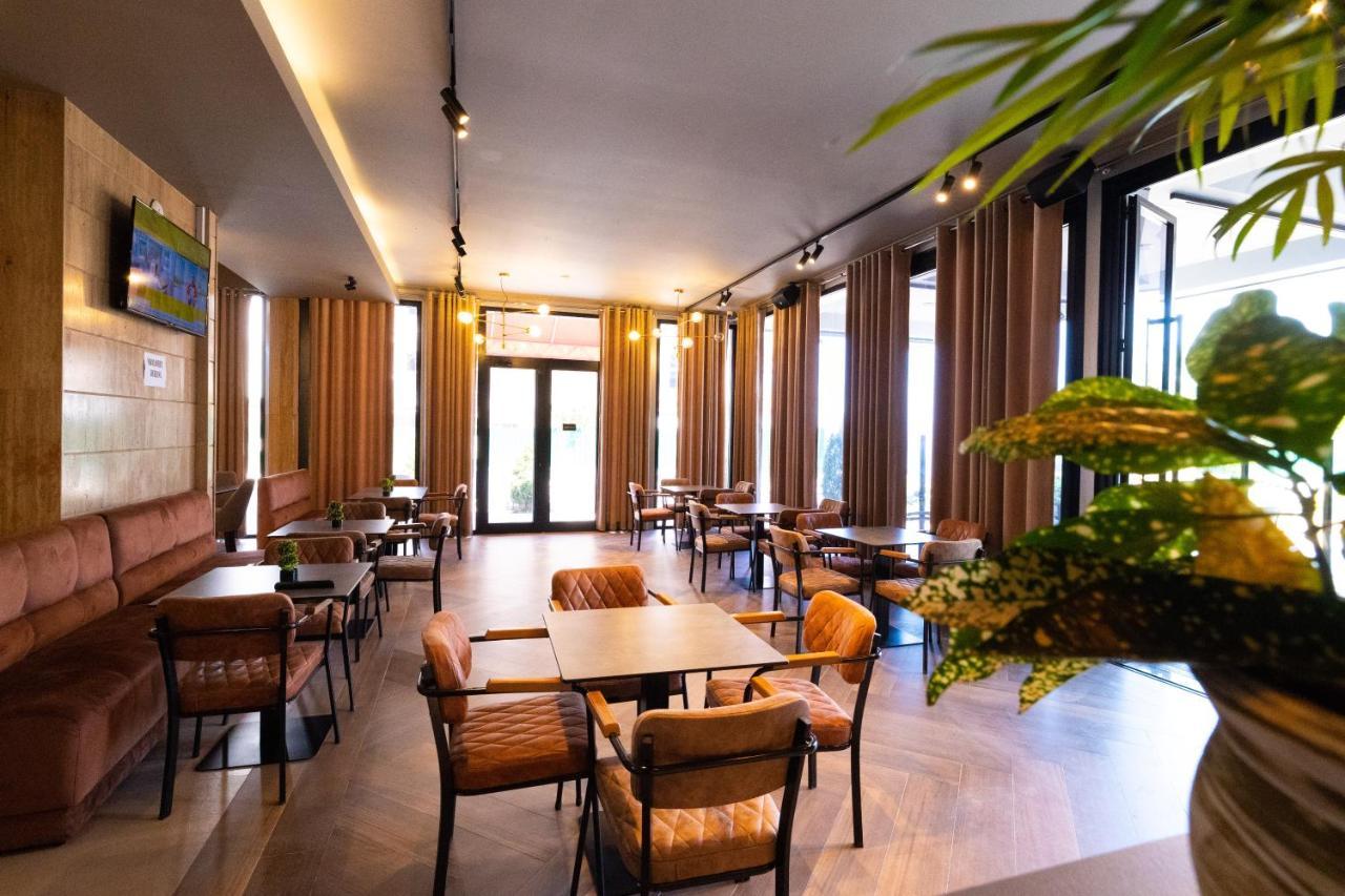 New Donantelo Hotel Вльора Екстер'єр фото