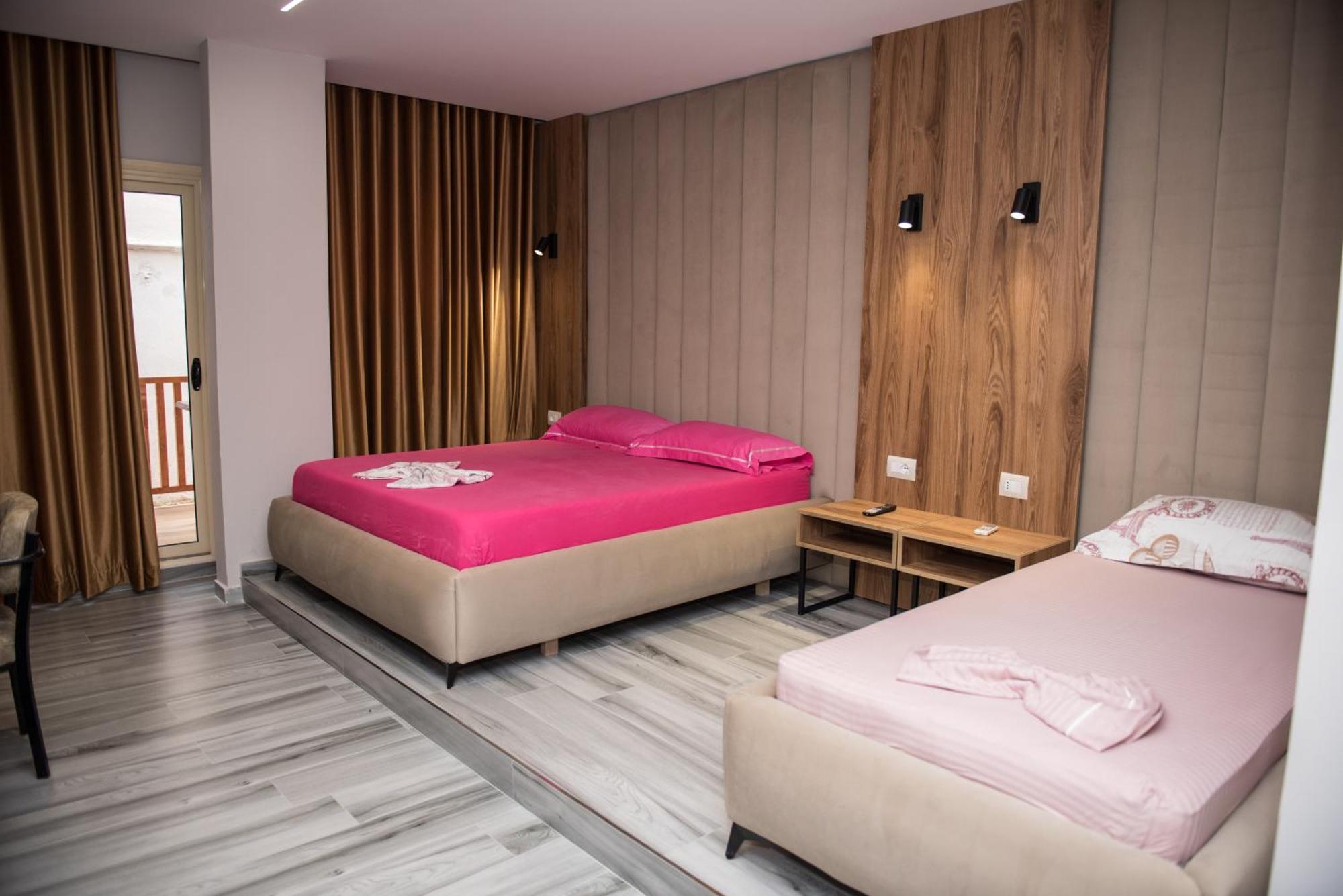 New Donantelo Hotel Вльора Екстер'єр фото