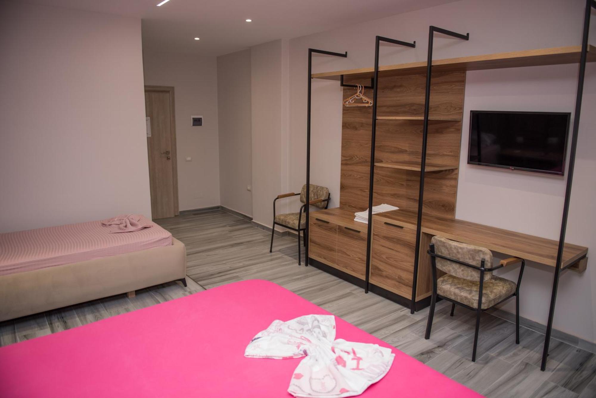 New Donantelo Hotel Вльора Екстер'єр фото