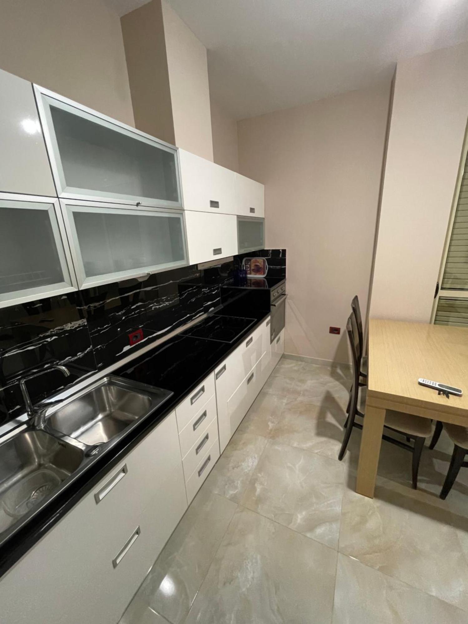 New Donantelo Hotel Вльора Екстер'єр фото
